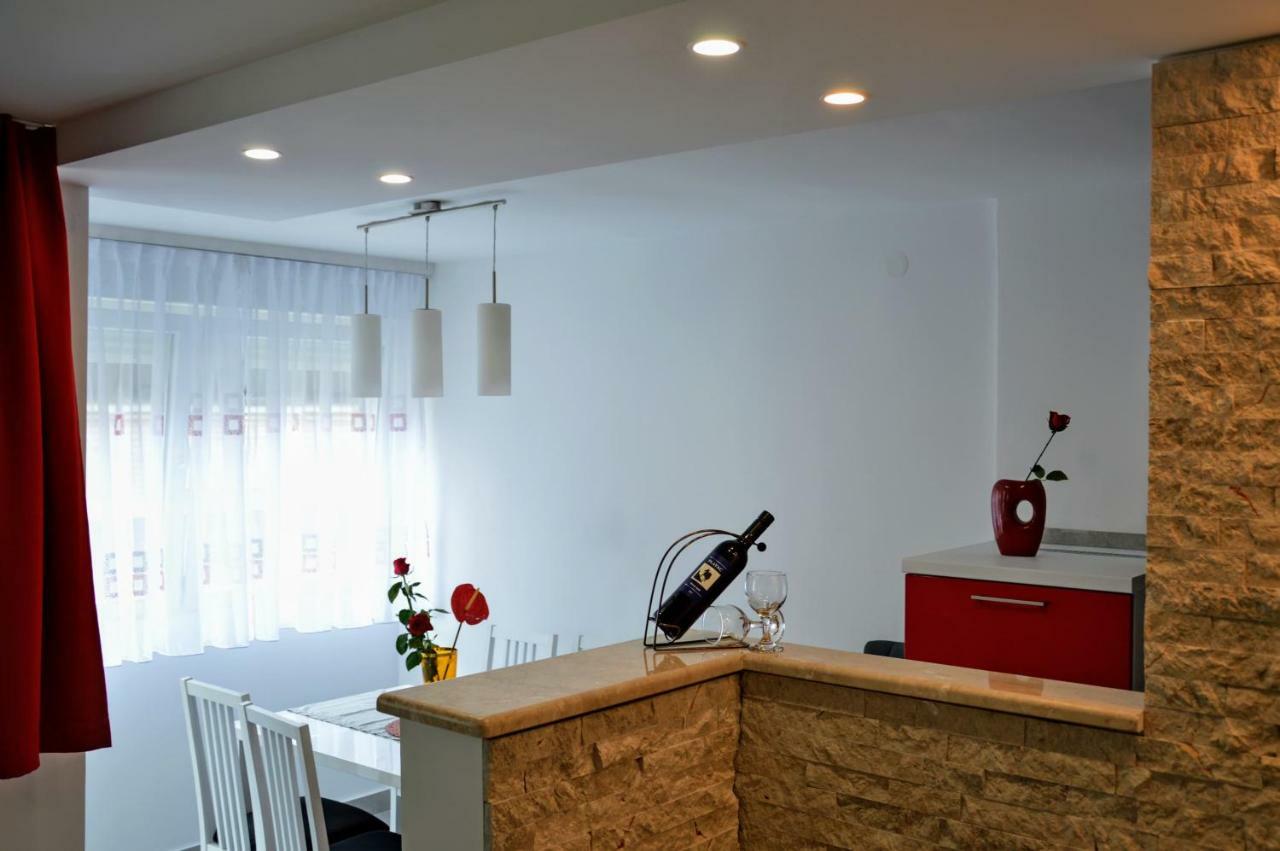 Kate Apartamento Omiš Exterior foto